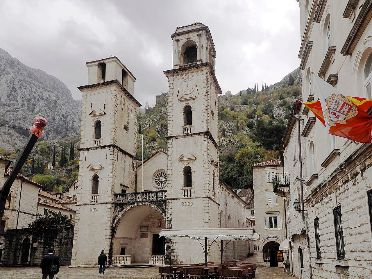 Autofreie, enge Gasse in der Altstadt von Kotor